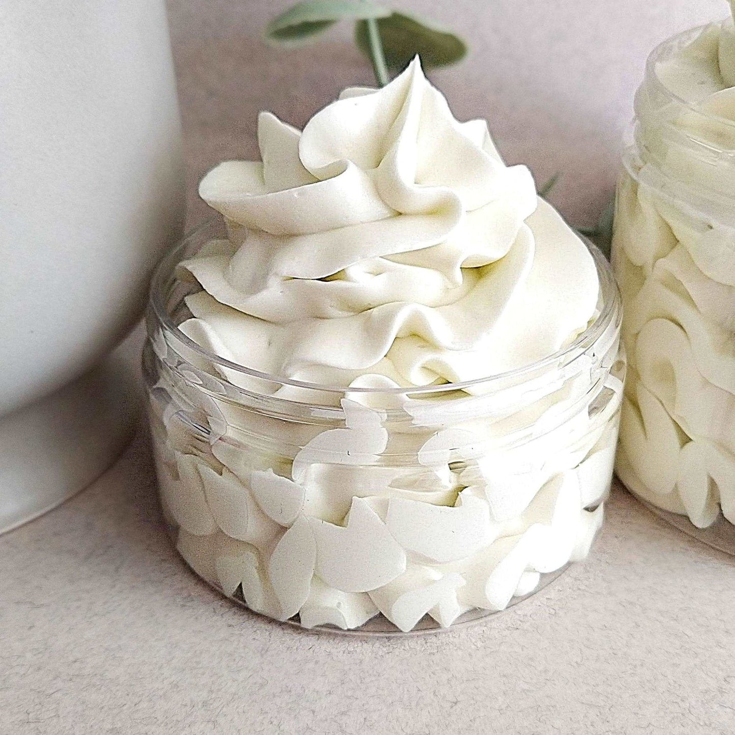 Body Butter White Musk moisturizes and nourishes your skin